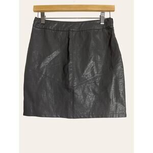 SEEK The Label Gray Faux Leather Mini Skirt Size Small